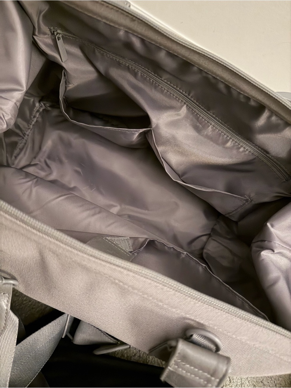 BEIS Original Weekender Bag - Picture 3 of 5